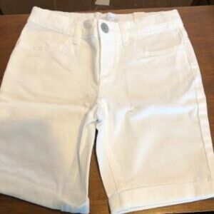 GIRLS JEAN SHORTS SIZE 6 NWT